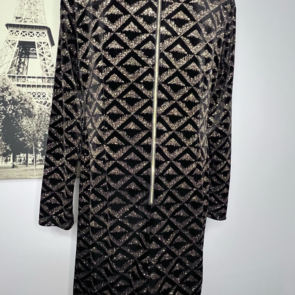 Jessica Howard Black and Gold Patterned Dress - Picture 5 of 10